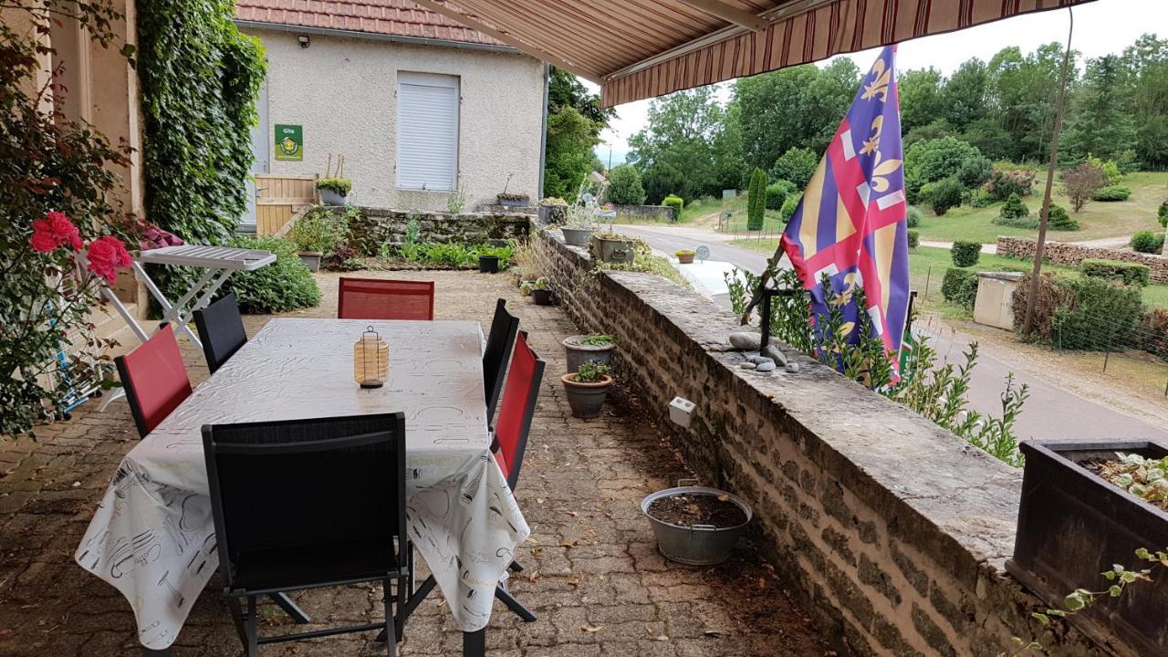 La Providence, Chambres D'Hotes Saint-Sernin-du-Plain 外观 照片