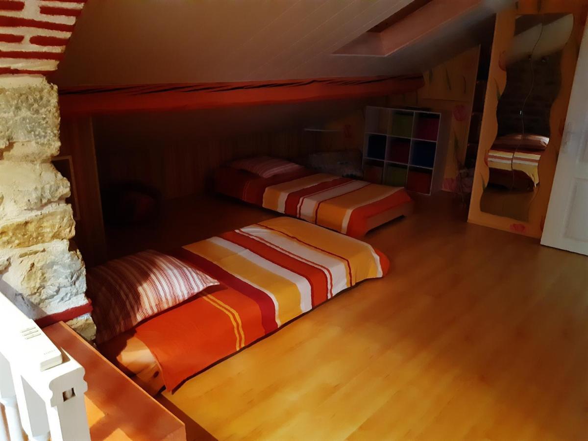 La Providence, Chambres D'Hotes Saint-Sernin-du-Plain 外观 照片
