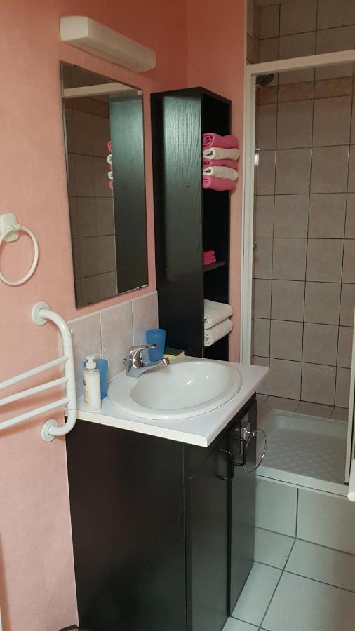 La Providence, Chambres D'Hotes Saint-Sernin-du-Plain 外观 照片