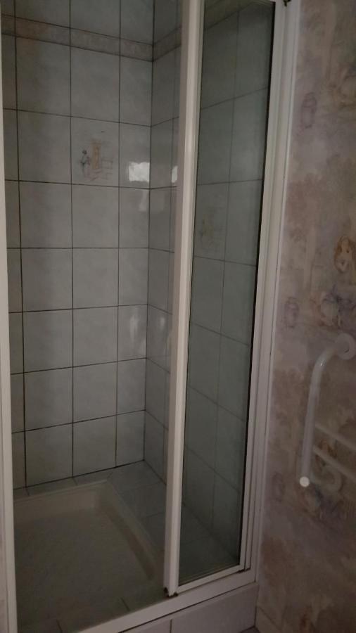 La Providence, Chambres D'Hotes Saint-Sernin-du-Plain 外观 照片