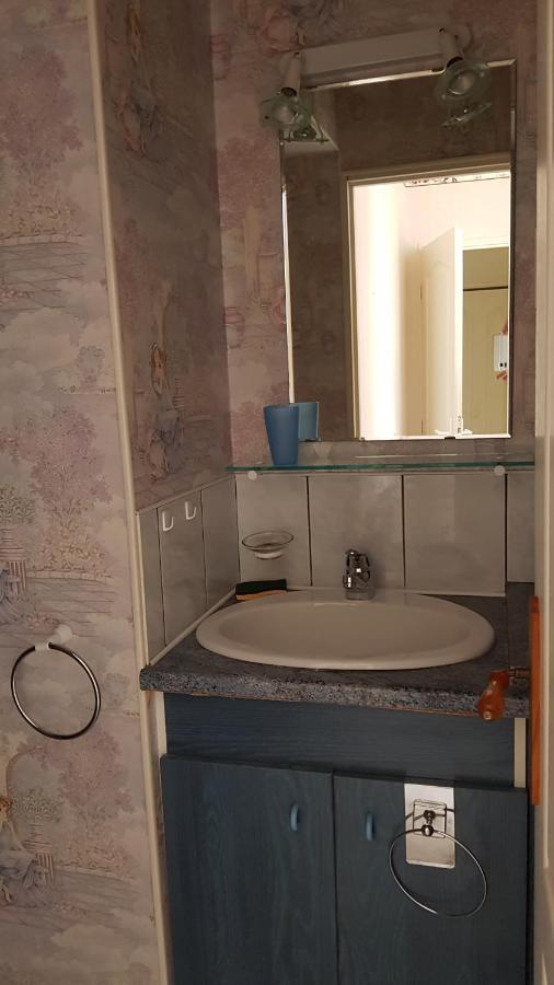 La Providence, Chambres D'Hotes Saint-Sernin-du-Plain 外观 照片
